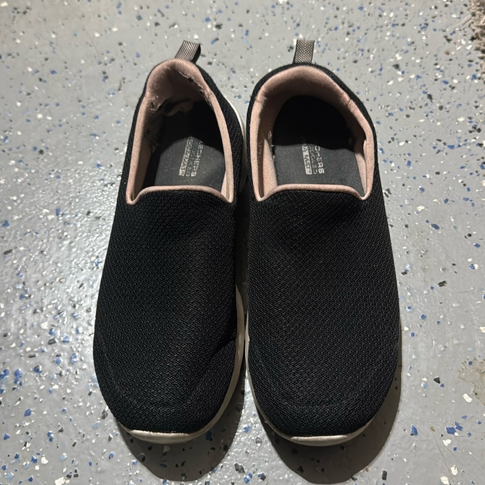 Sketchers shoes